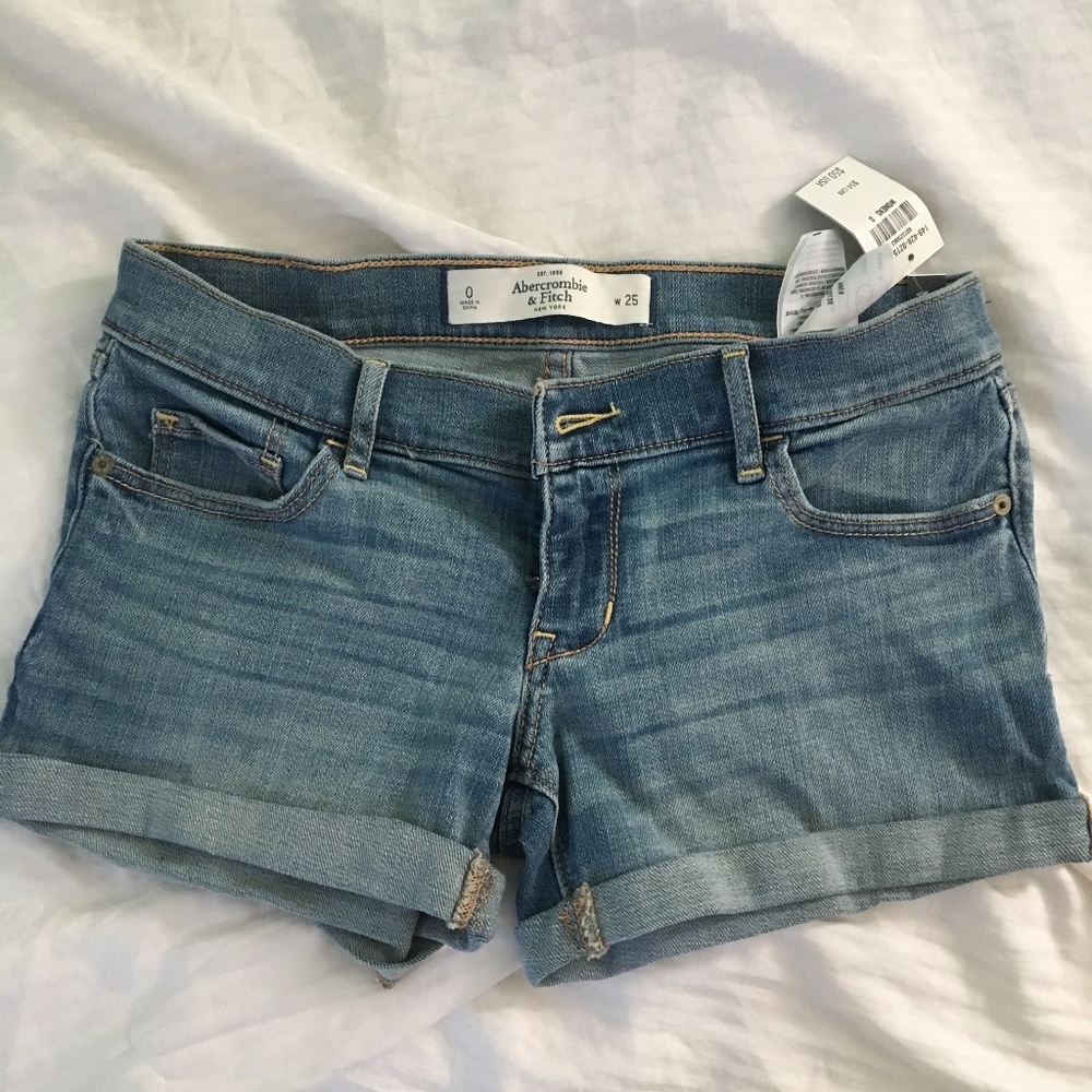 NWT Abercrombie & Fitch Cuffed Denim Shorts